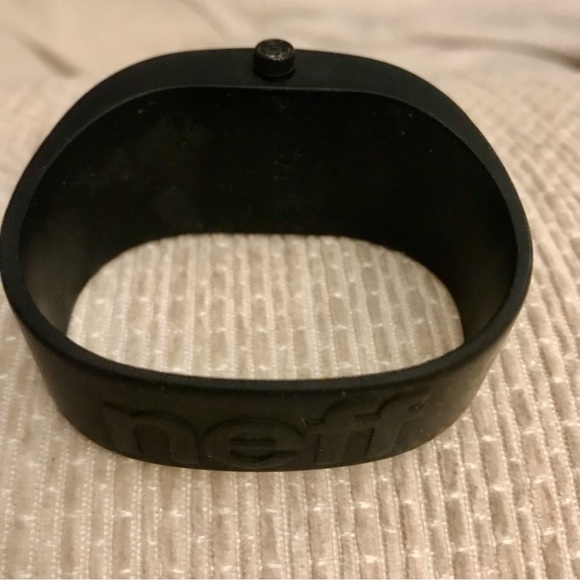 Neff Silicon Watch Size S/M Black - Picture 3 of 6